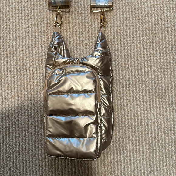 Crossbody hydro bag, quilted water bottle carrier and strap, - Picture 4 of 9